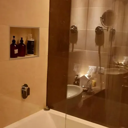 بالازو كاروسو روما