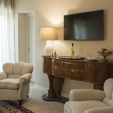 Palazzo Caruso 4* Rome