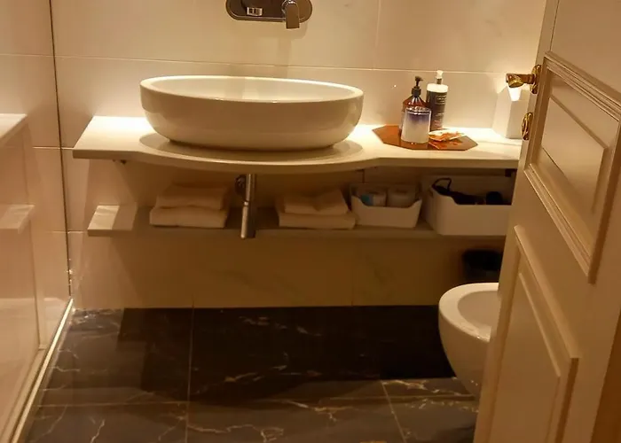 מלון Palazzo Caruso 4*